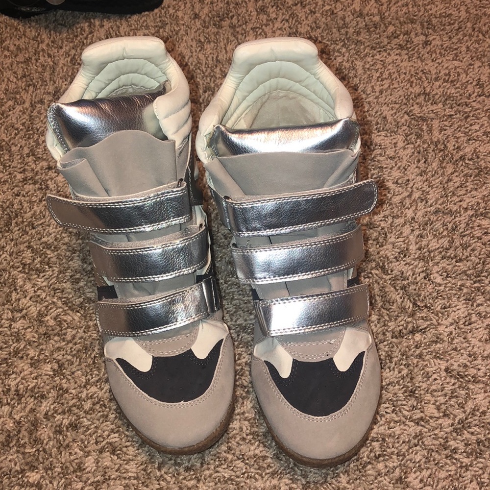 Candie’s wedges